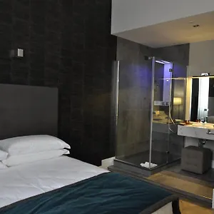 Place 24 & Wellness Πανσιόν