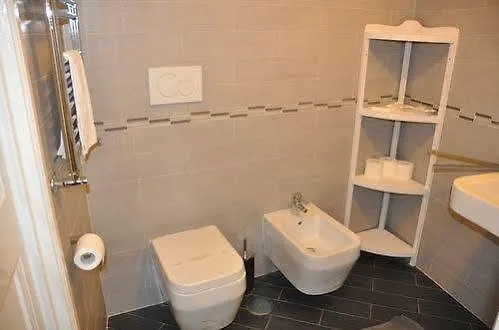 Affittacamere Four Rivers Suites Roma