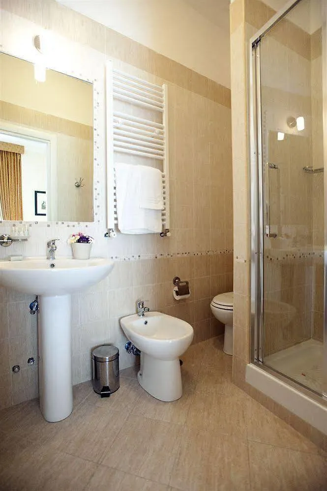 Four Rivers Suites Rom
